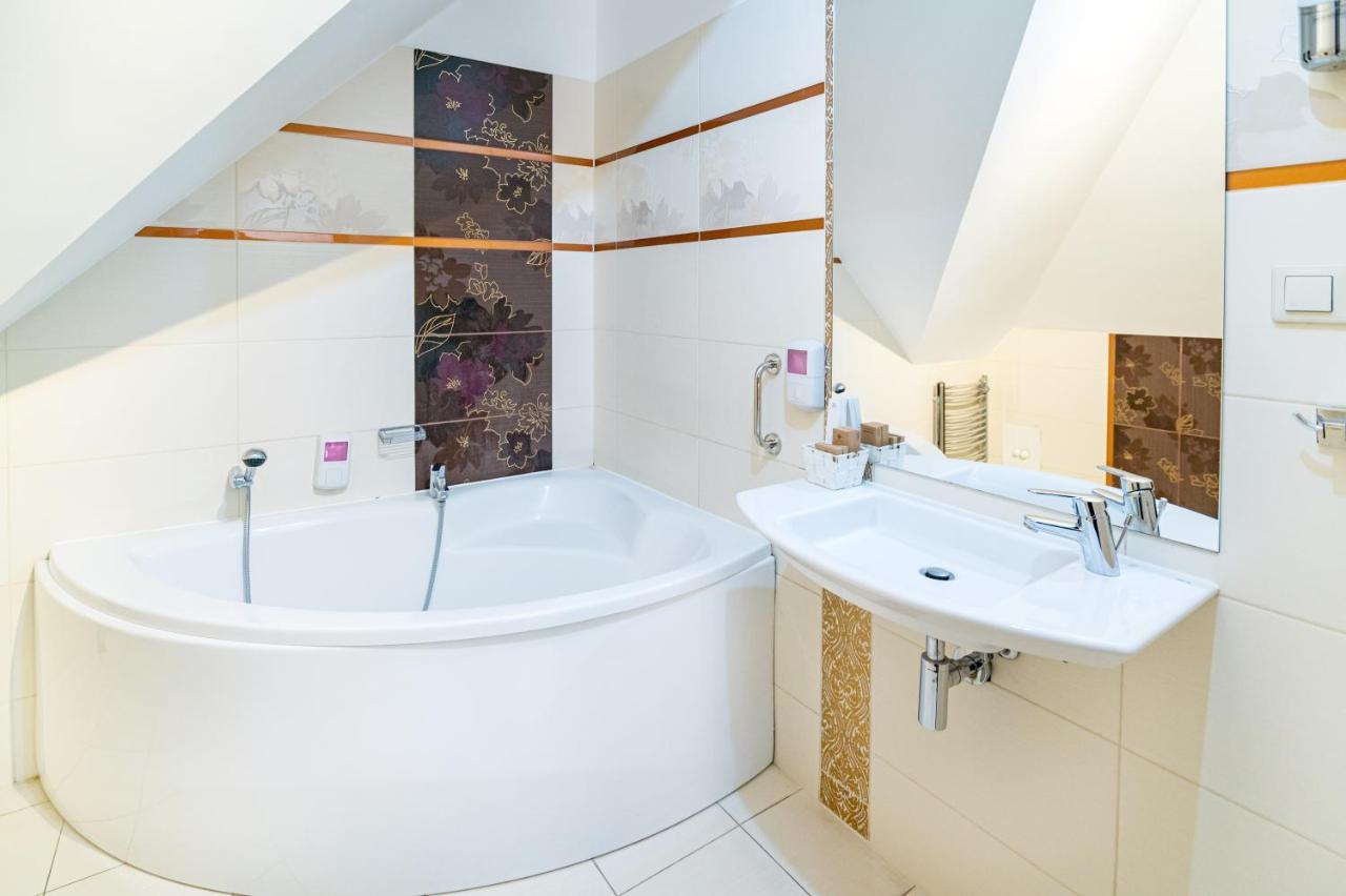 Pod Filarami Hotel 3*